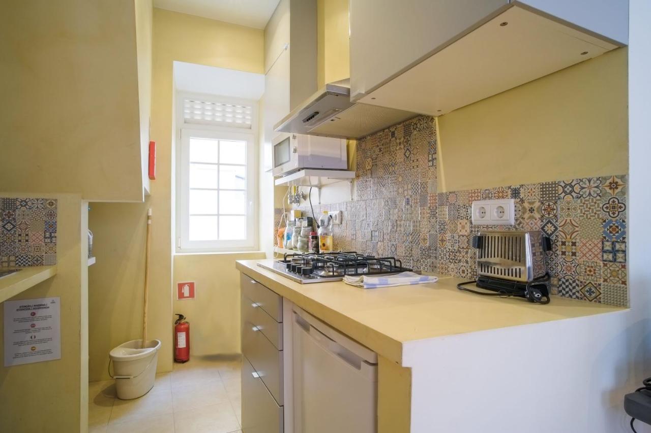 Bright And Sunny Apartment Lissabon