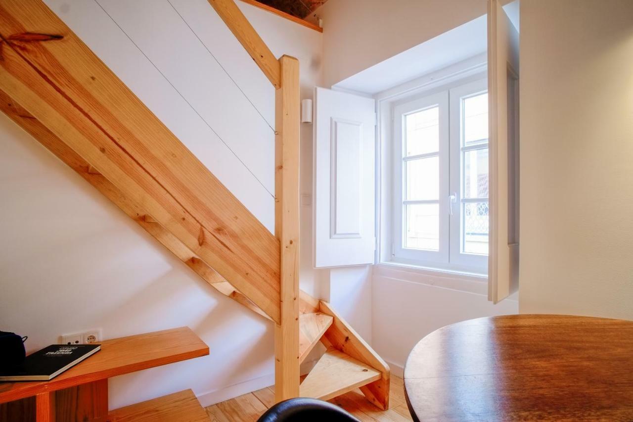 Bright And Sunny Apartment Lissabon